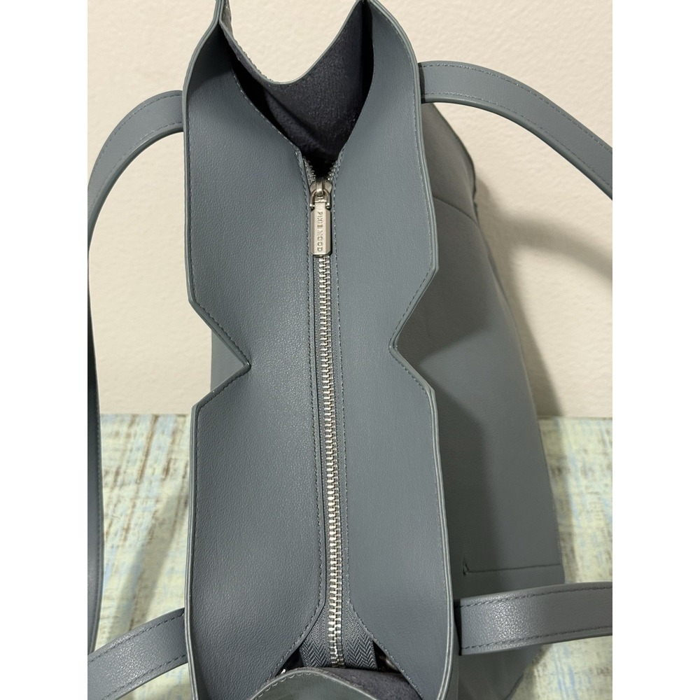 PIXIE MOOD Alicia Tote II Vegan Leather Large Tote & Removable Crossbody Bag - Picture 3 of 10